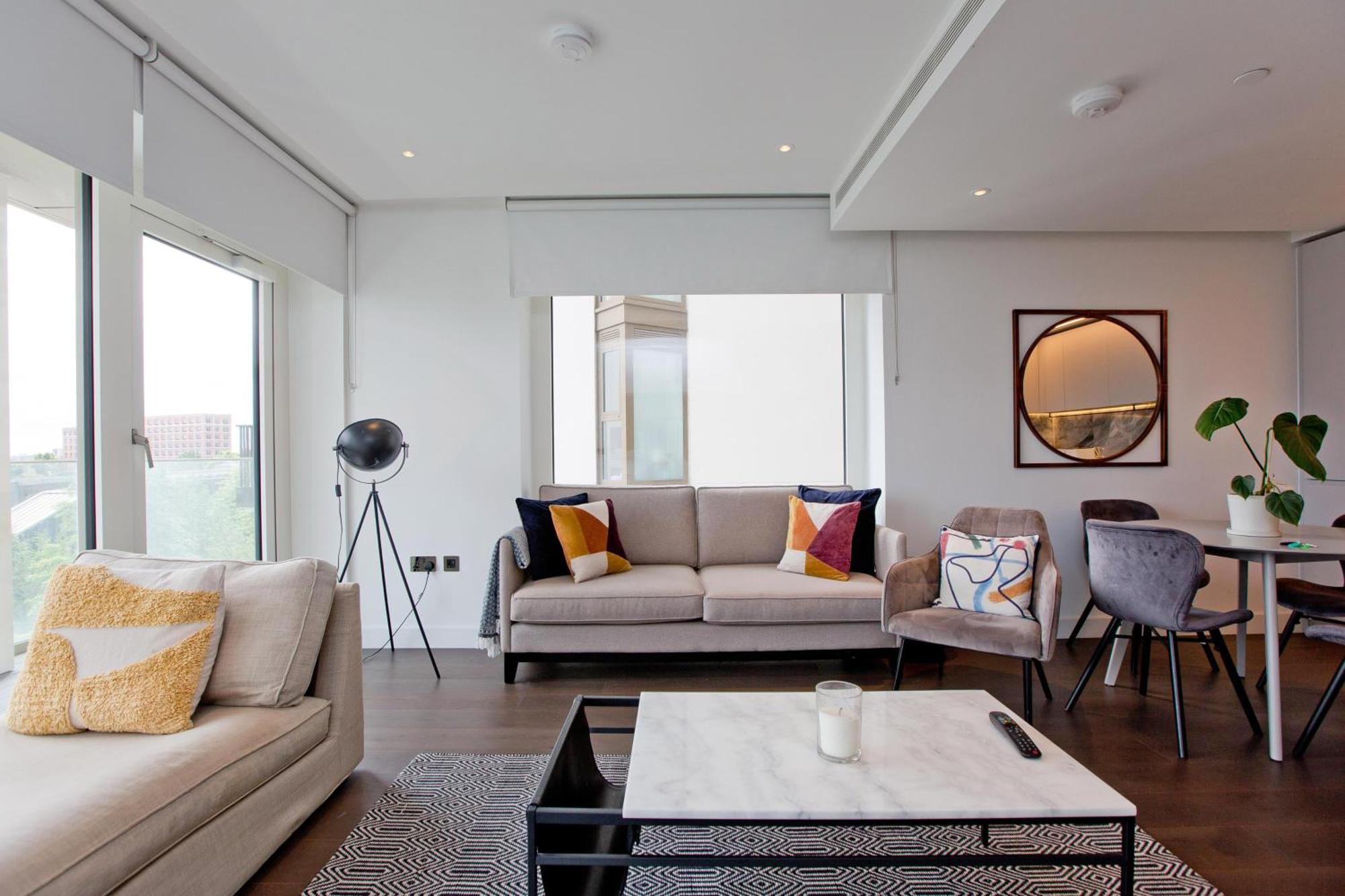 Appartamento Fabulous Westfield 2 Bed Londra Esterno foto